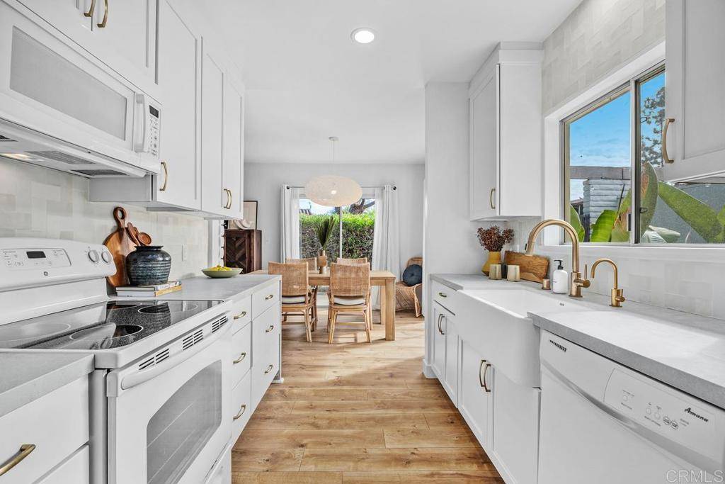 Carlsbad, CA 92009,7021 Estrella De Mar Rd