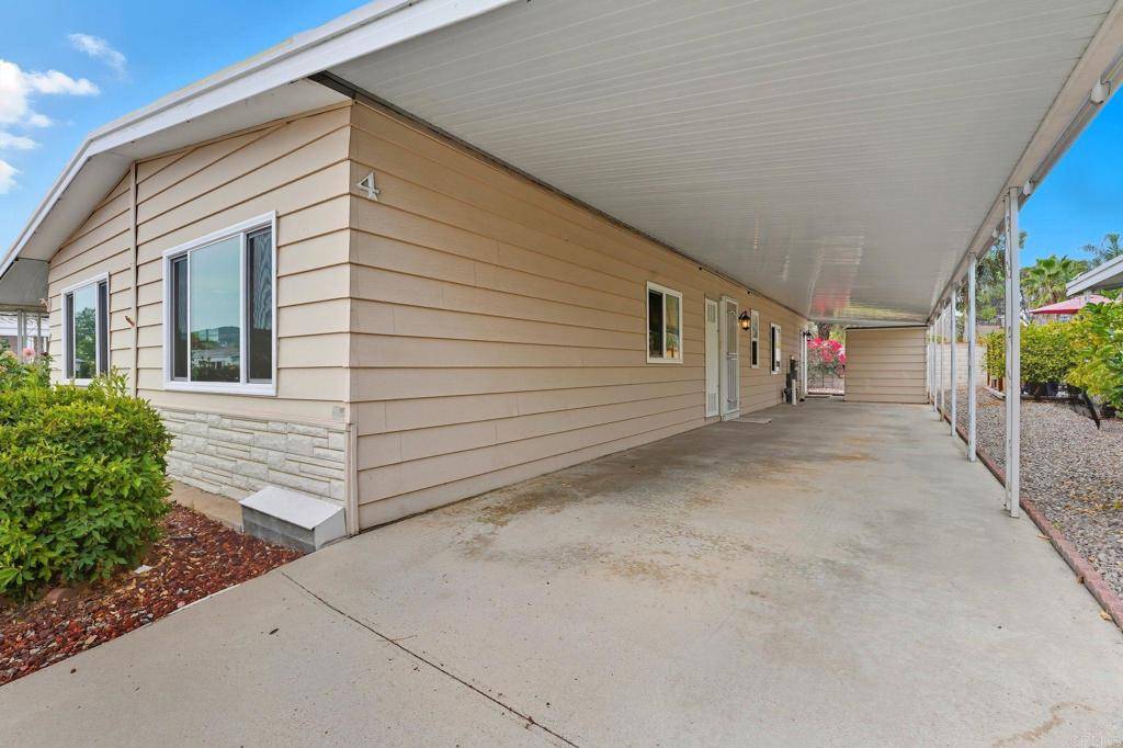 Escondido, CA 92026,2250 N Broadway #4