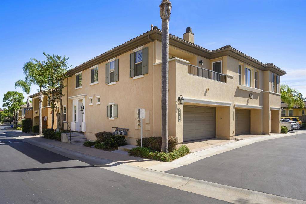 San Diego, CA 92108,2753 Bellezza DR