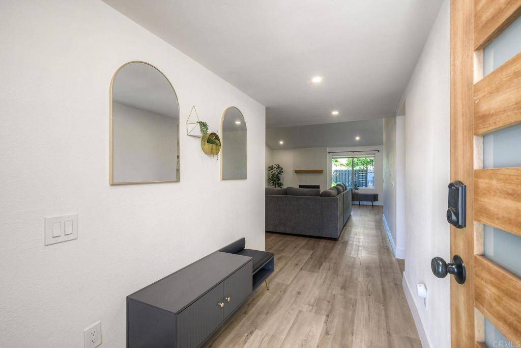 San Diego, CA 92128,16955 Vinaruz PL