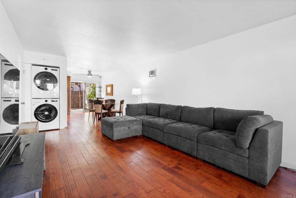 Oceanside, CA 92056,3414 Los Mochis Way