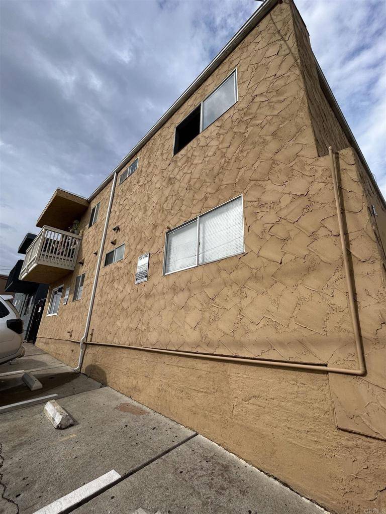 San Diego, CA 92105,2621 Highland AVE