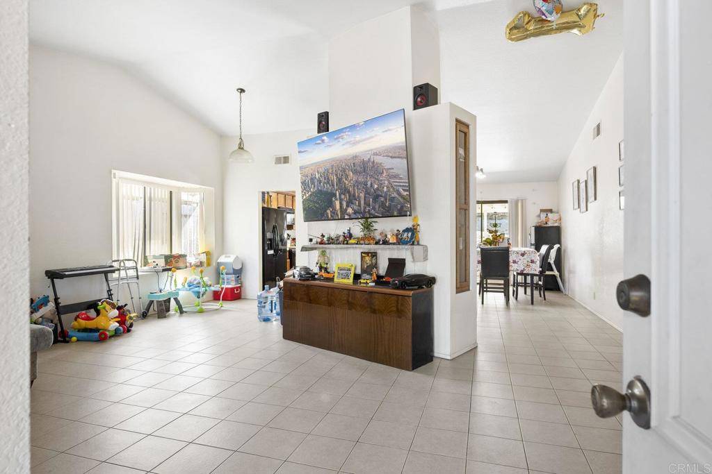 Oceanside, CA 92054,3313 Tonopah ST