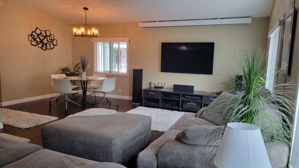 Saugus, CA 91350,21434 Tumbleweed WAY