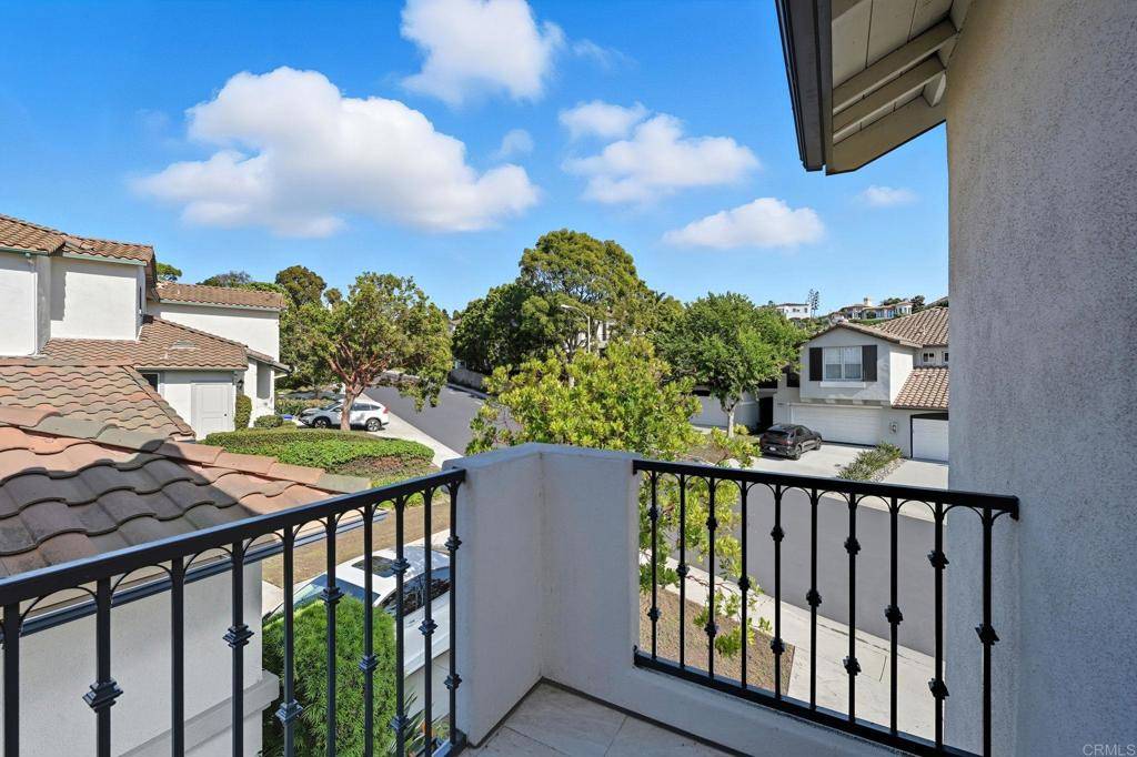 Carlsbad, CA 92011,7089 Tatler RD