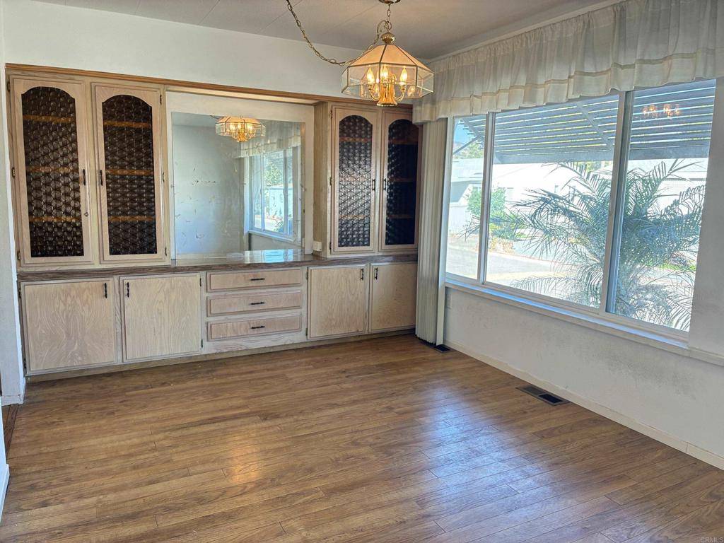 Escondido, CA 92027,2300 E Valley Pkwy #194