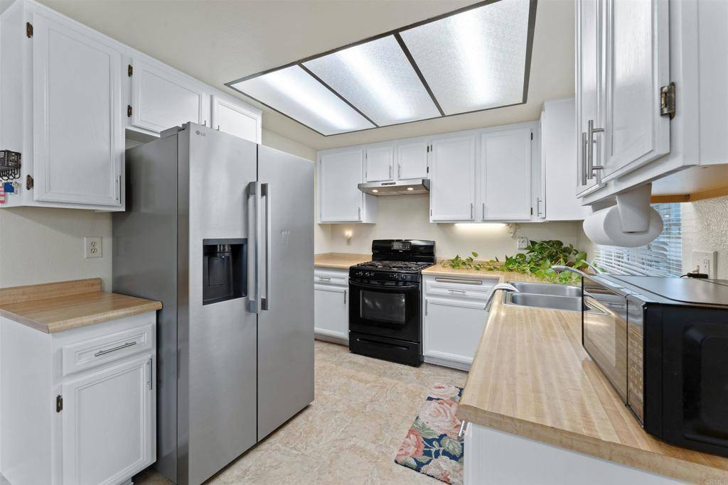 Escondido, CA 92025,472 DEVONSHIRE GLN