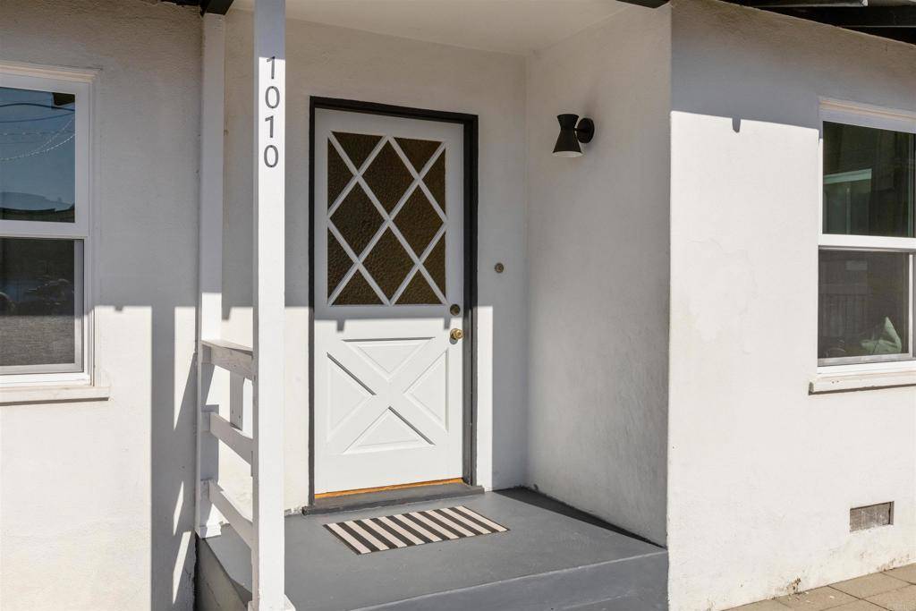 Carlsbad, CA 92008,1010 Grand AVE