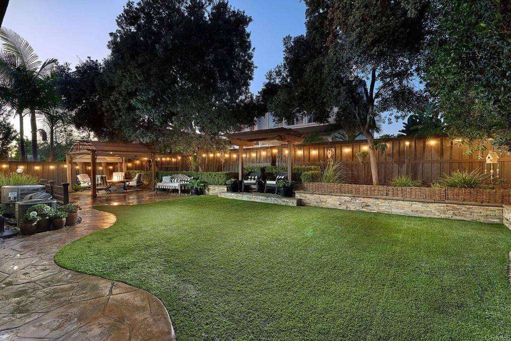 Carlsbad, CA 92009,2588 Ingleton AVE