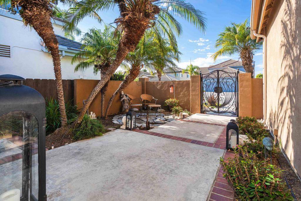 San Diego, CA 92129,12443 Darkwood RD