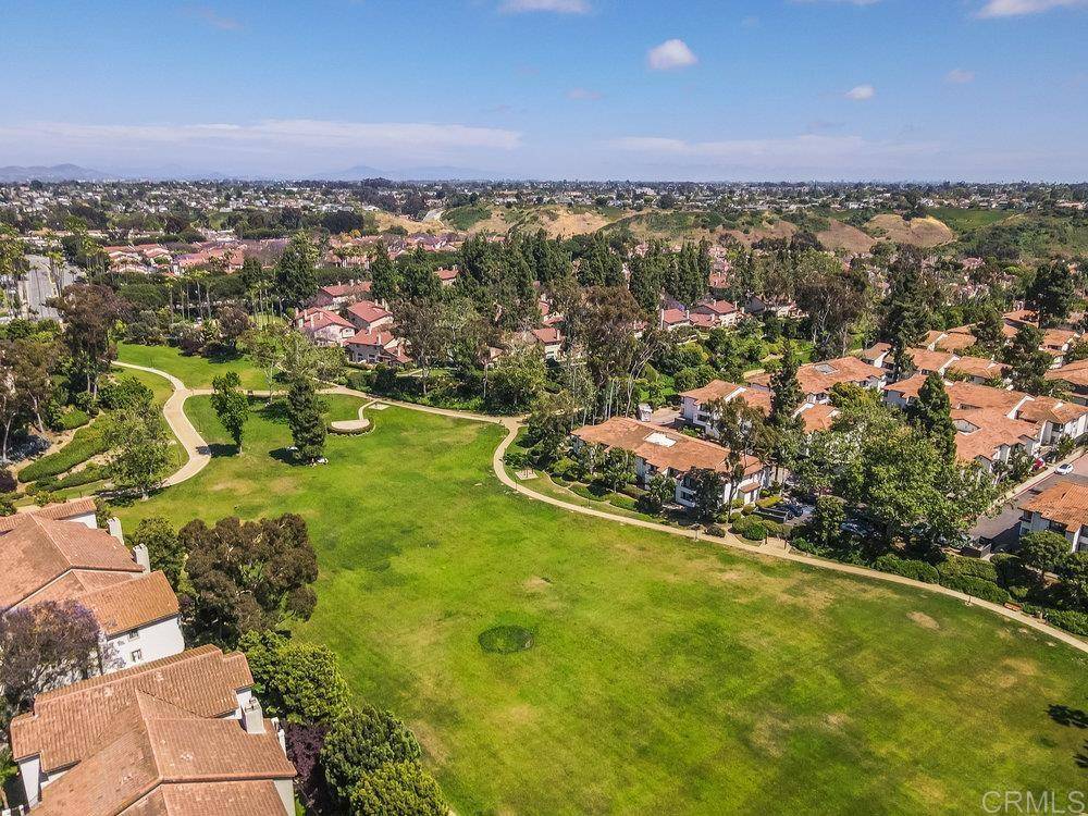 San Diego, CA 92122,7565 Charmant Dr #615