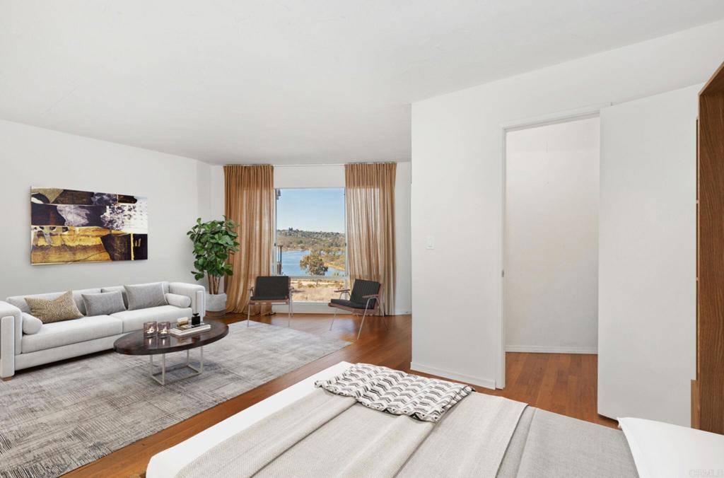 La Mesa, CA 91942,5712 Baltimore DR #468