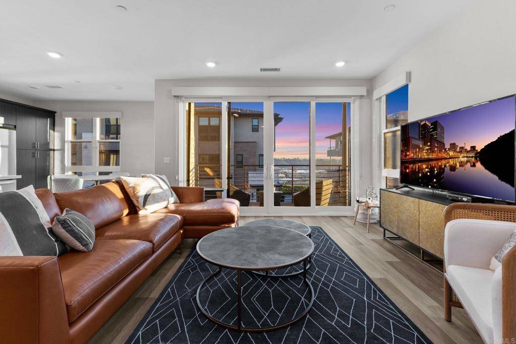 San Diego, CA 92108,2920 VIA ALTA PL