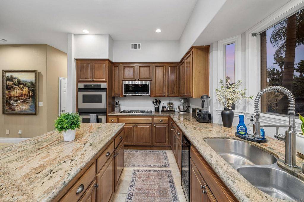 Escondido, CA 92025,2270 Summit DR