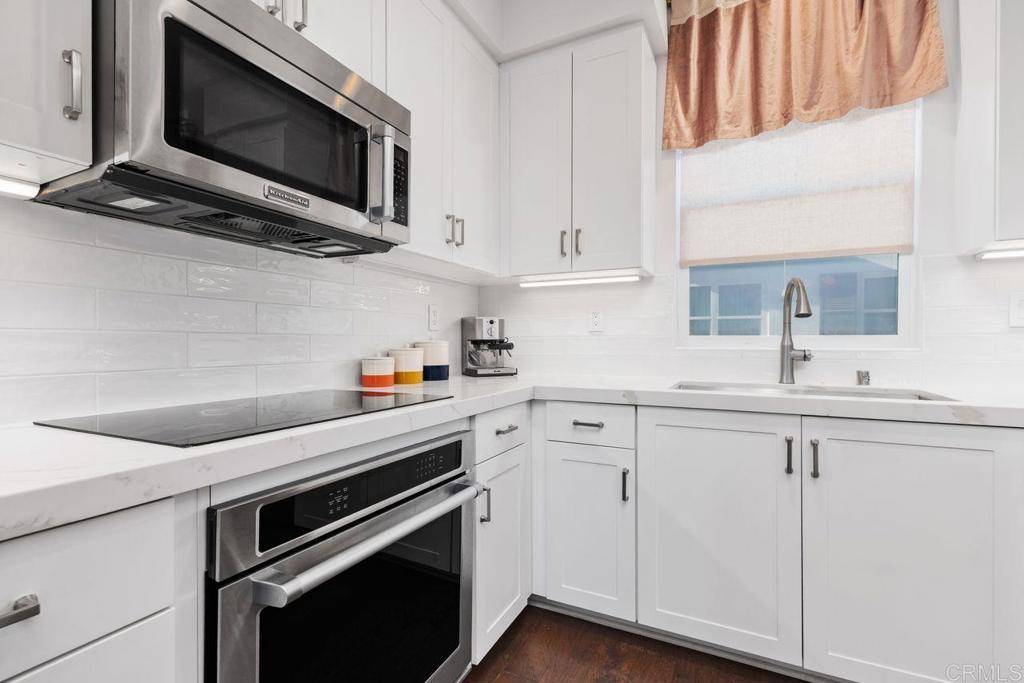 Carlsbad, CA 92011,1845 Cliff Swallow LN