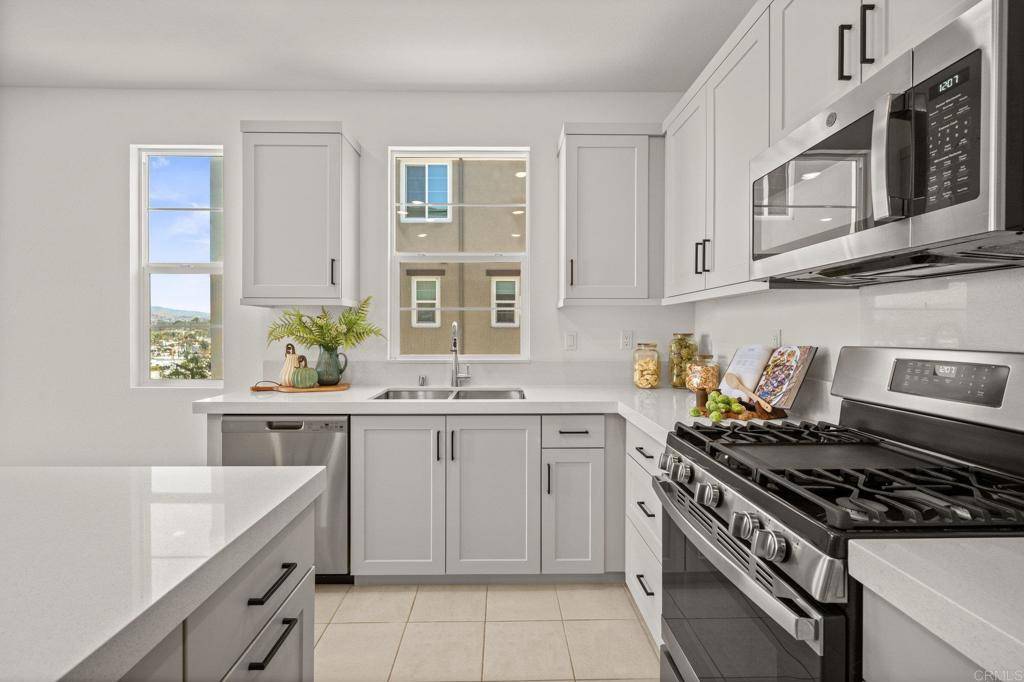 San Marcos, CA 92078,1229 Sunrise #104