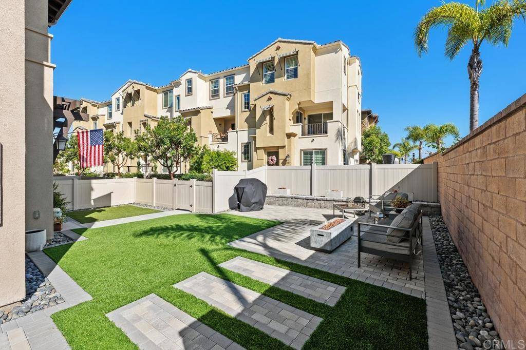 Oceanside, CA 92056,1207 Via Lucero