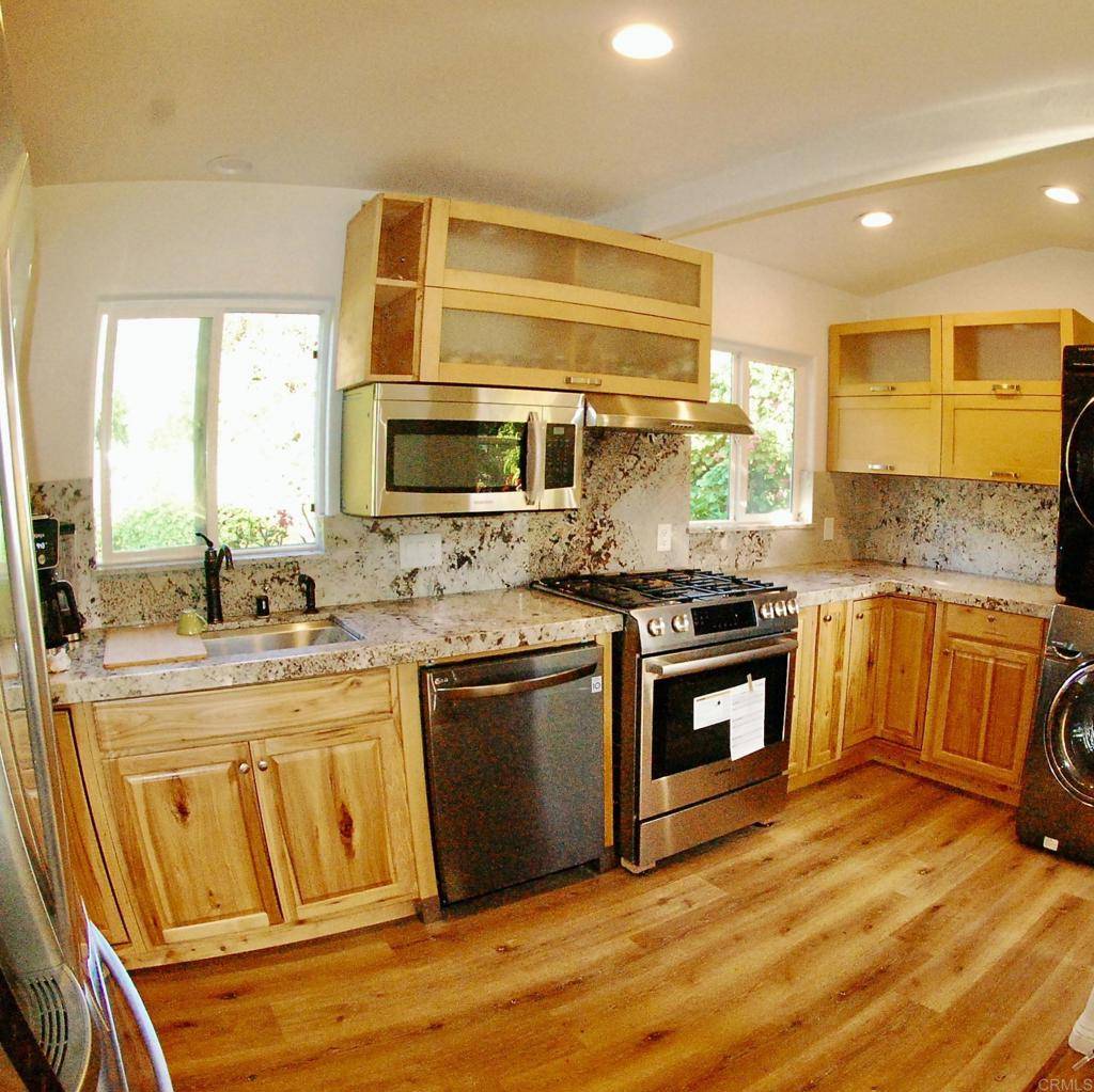 Vista, CA 92081,736 Mar Vista DR