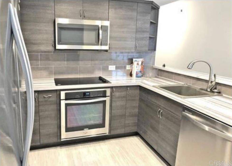 San Diego, CA 92101,425 W Beech ST #614