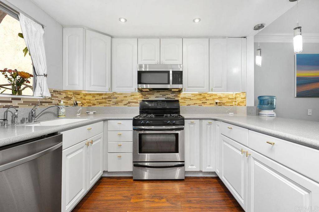 Vista, CA 92084,662 Bel Air DR W