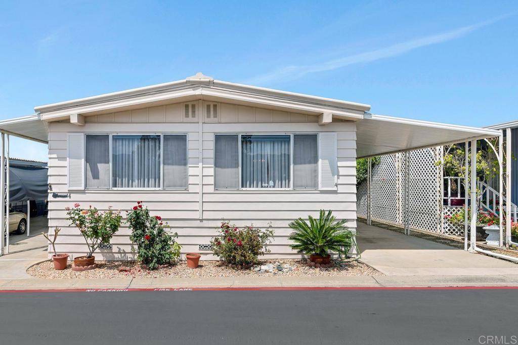 Vista, CA 92084,1506 Oak DR #4