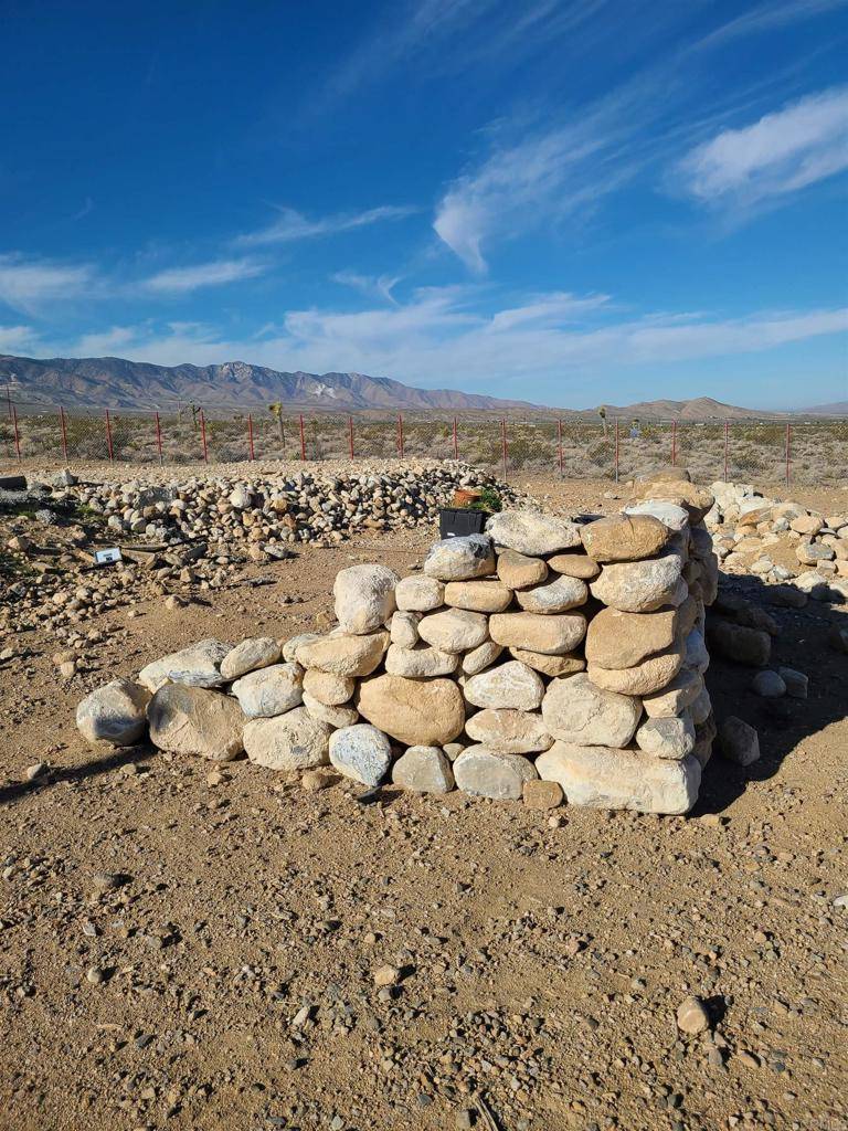 Lucerne Valley, CA 92356,37598 Bauer RD