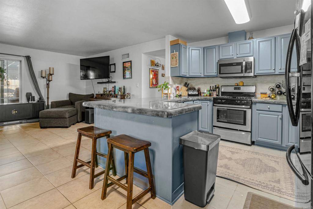 Oceanside, CA 92054,128 Frontier Ln