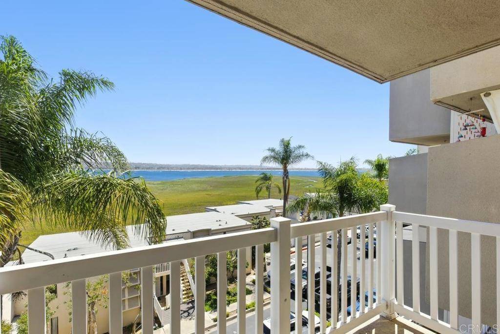 San Diego, CA 92109,4015 Crown Point Drive #308