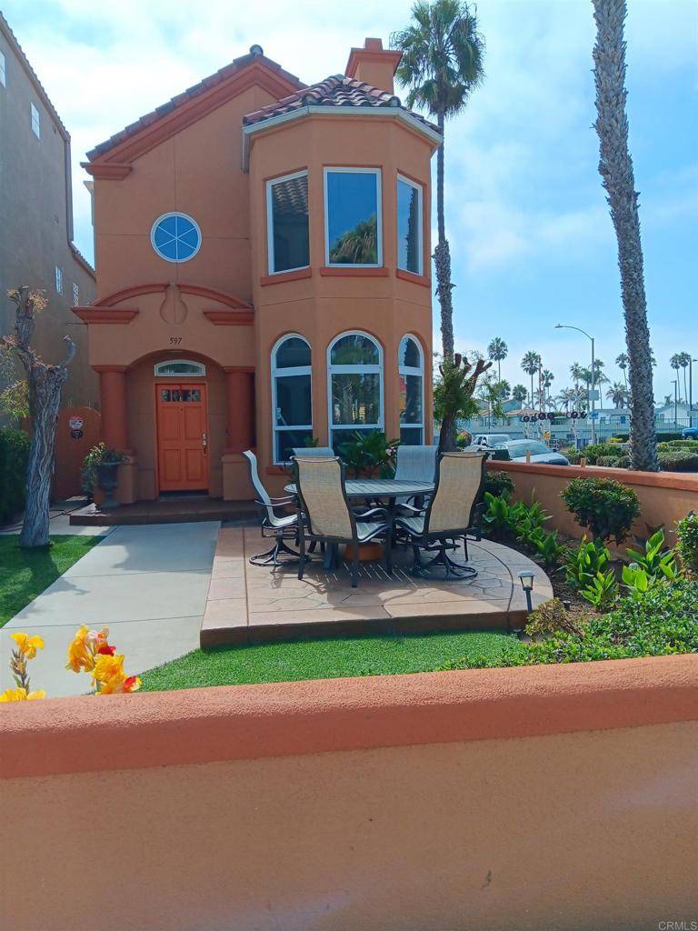 Oceanside, CA 92054,597 N Cleveland ST