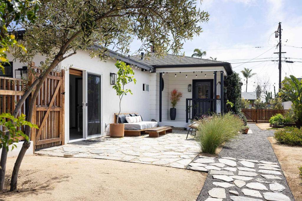 Oceanside, CA 92054,909 Leonard AVE