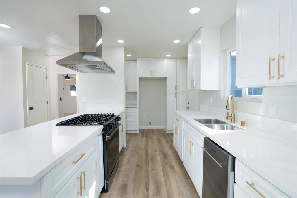 Oceanside, CA 92057,251 Avenida Descanso