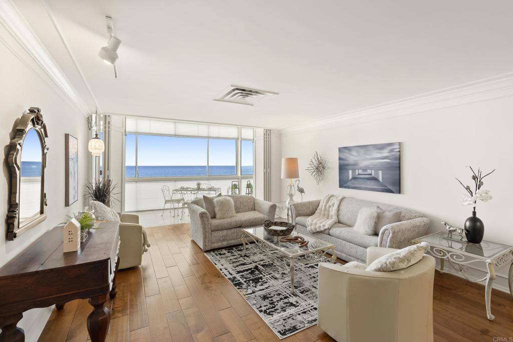 La Jolla, CA 92037,939 Coast BLVD #4C