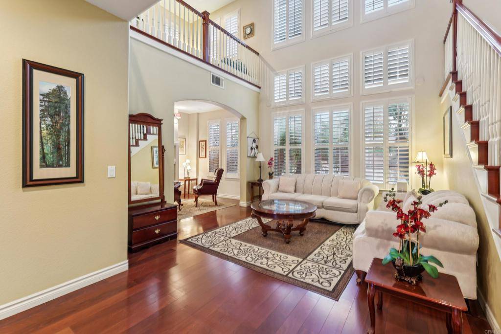 San Diego, CA 92129,8316 Entreken WAY