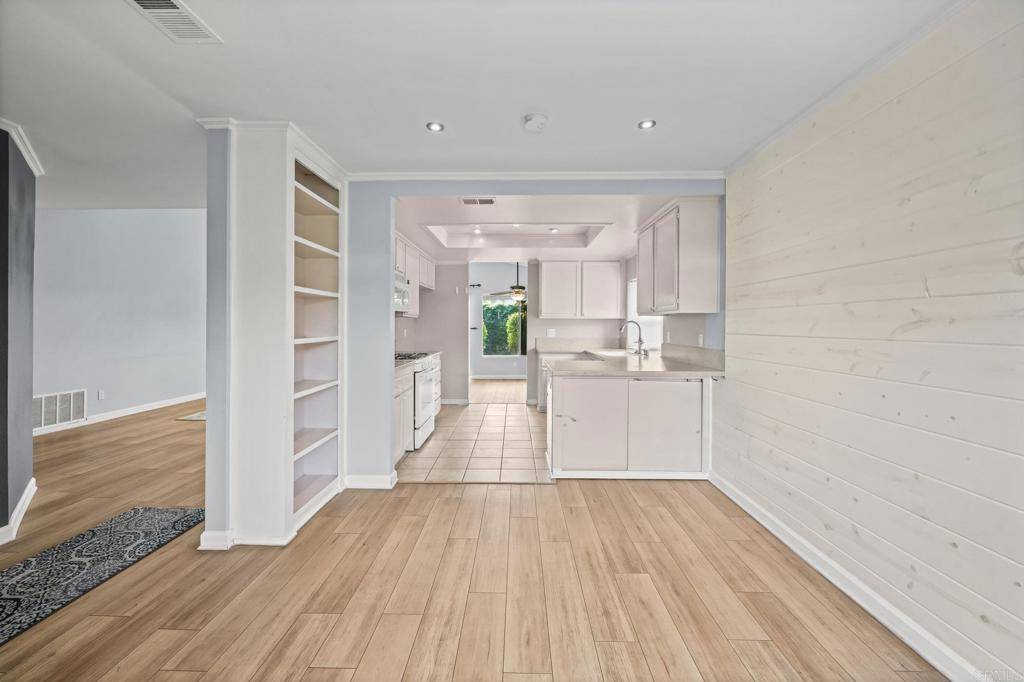 Oceanside, CA 92057,4843 Sumac PL