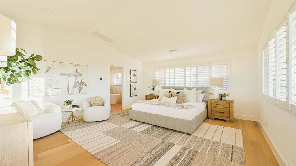 San Diego, CA 92107,1045 Tarento DR