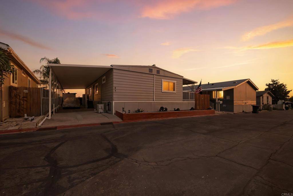 Escondido, CA 92029,2400 W Valley Pkwy #SPC 97