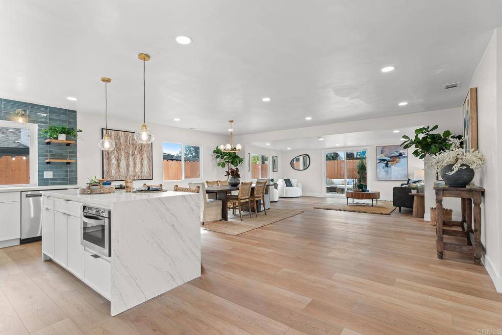 Oceanside, CA 92057,4949 Luna DR