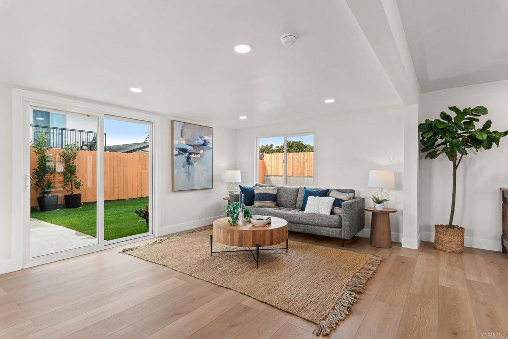 Oceanside, CA 92057,4949 Luna DR