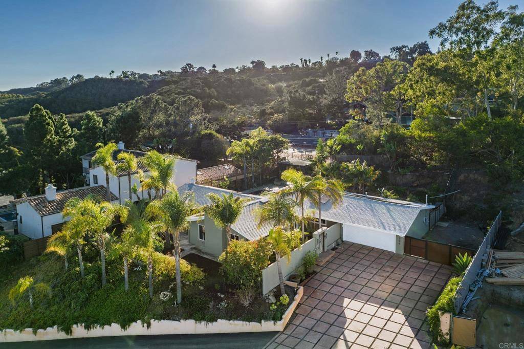 Encinitas, CA 92024,1386 Tennis Club DR