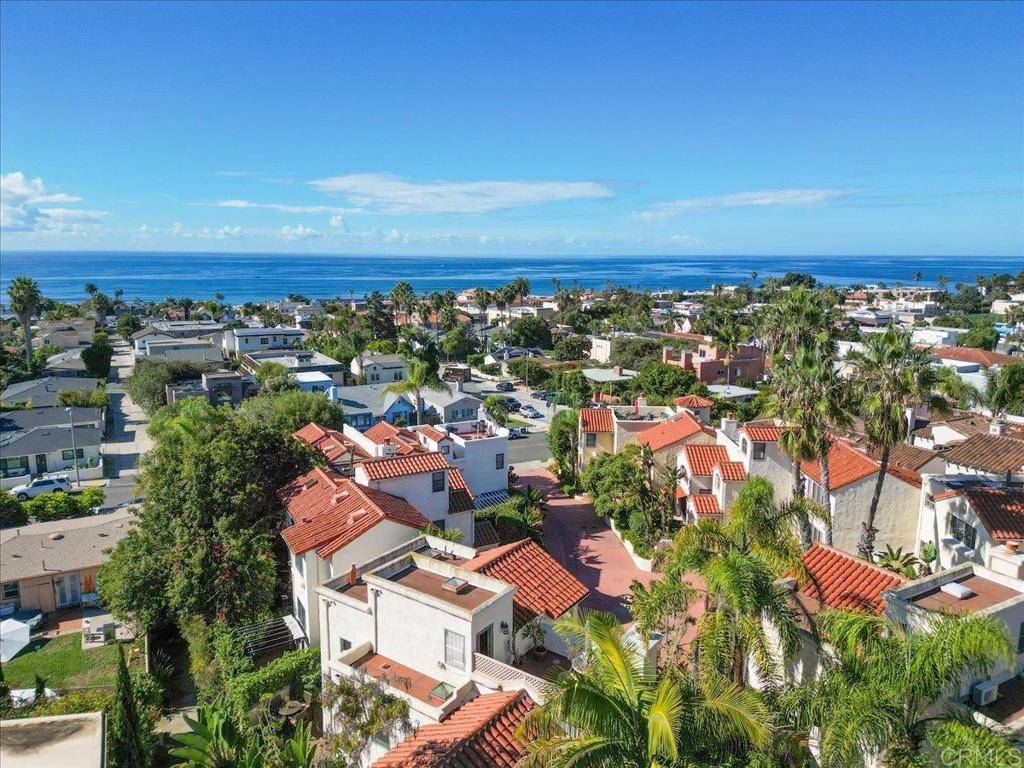 La Jolla, CA 92037,7339 Draper AVE