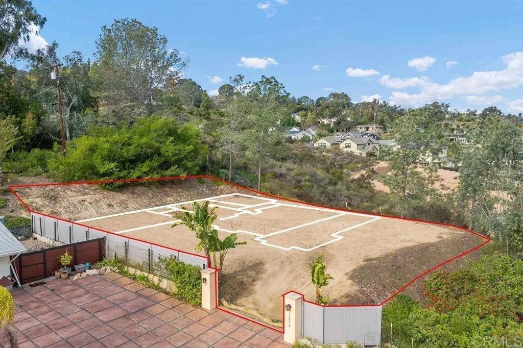 Encinitas, CA 92024,1376 Tennis Club DR