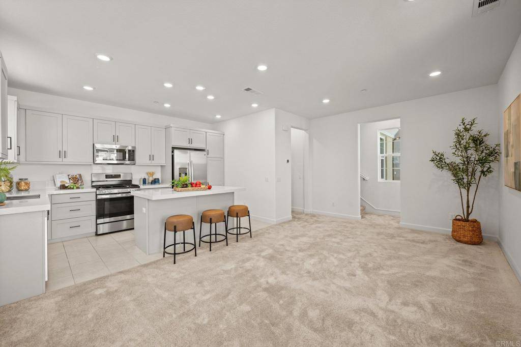 San Marcos, CA 92078,1229 Sunrise #104