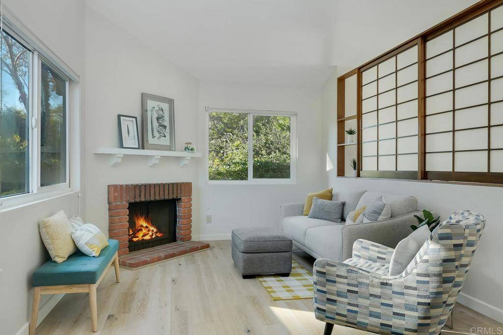 La Jolla, CA 92037,8370 Via Sonoma #F