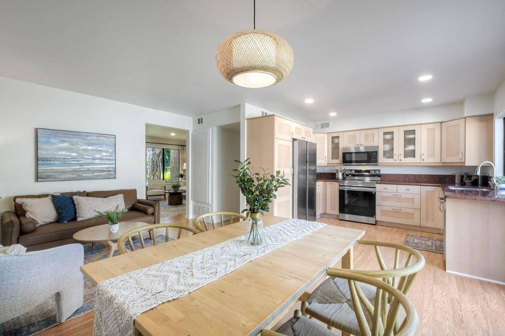 Carlsbad, CA 92010,2517 Via Astuto