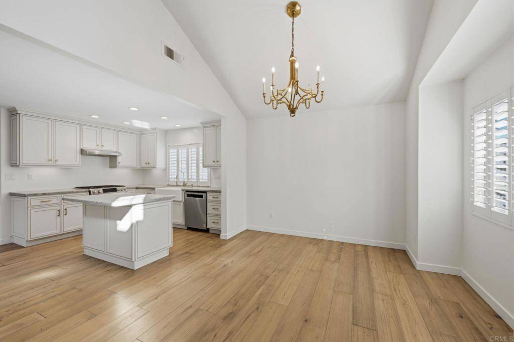 Encinitas, CA 92024,1709 Edgefield LN