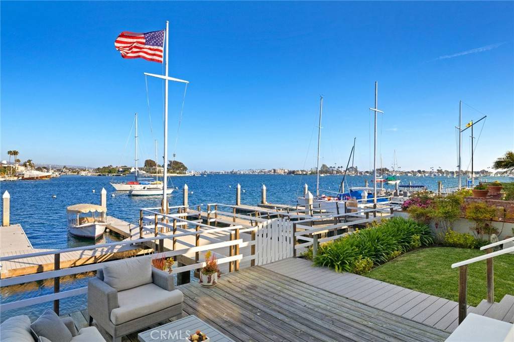 Newport Beach, CA 92663,2732 Bayshore DR