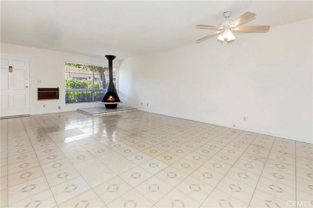 Tustin, CA 92780,14802 Newport AVE #9B