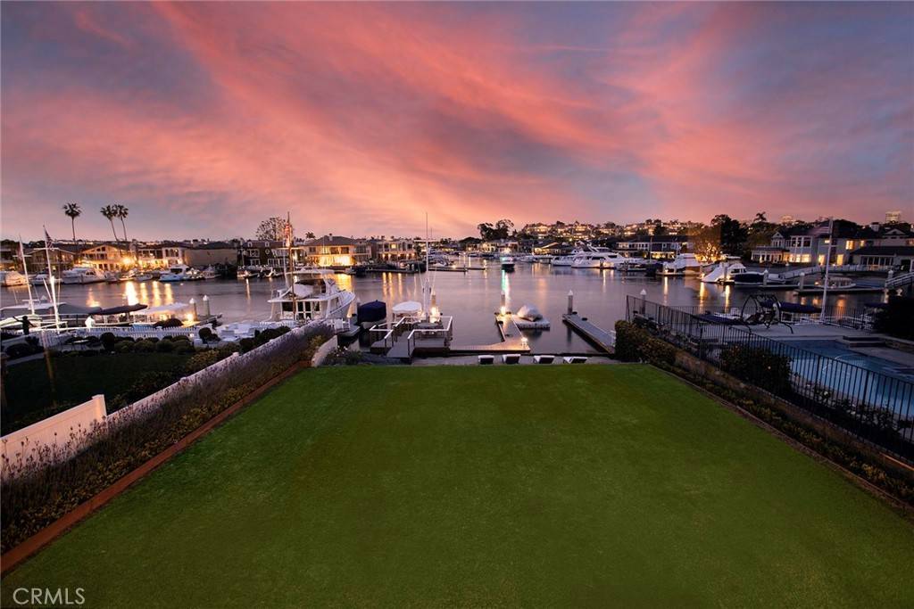 Newport Beach, CA 92660,11 Harbor Island