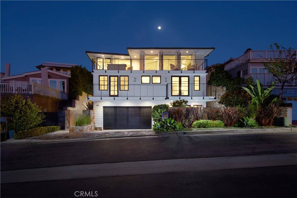 Laguna Beach, CA 92651,322 Emerald Bay