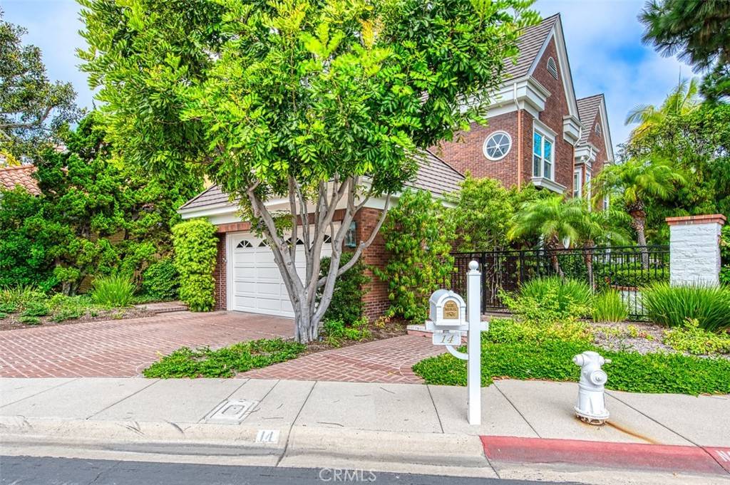 Newport Beach, CA 92660,14 Belcourt DR #7